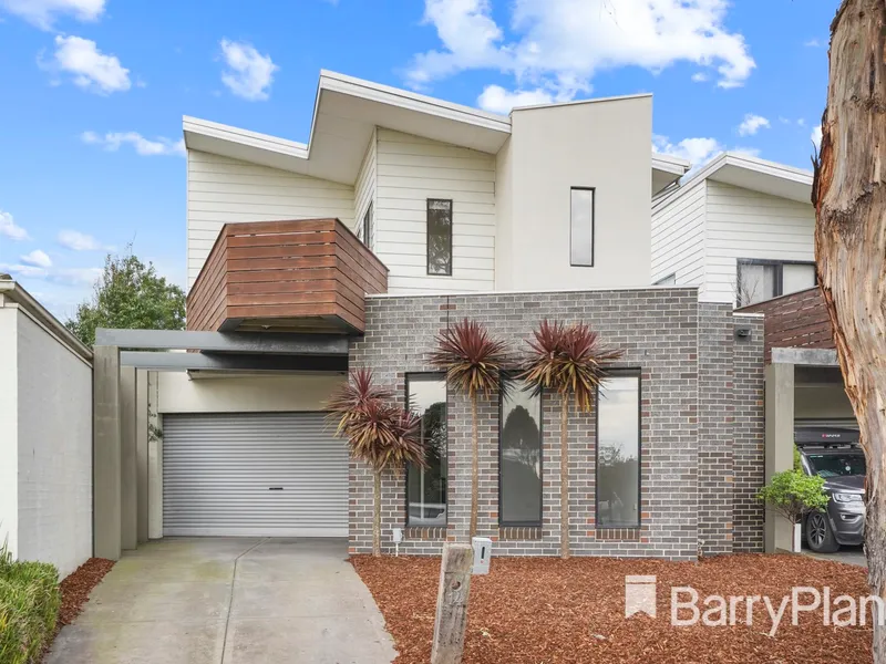 Parkside Living with Panoramic Vistas