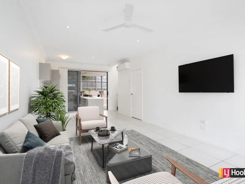 VACANT & READY FOR IT'S NEW OWNER OR SAVVY INVESTOR!!