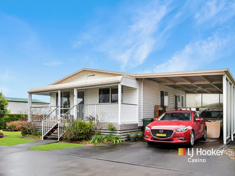 Beautiful Cottage overlooking open areas at the front.. great position-great price. Motivated vendor!