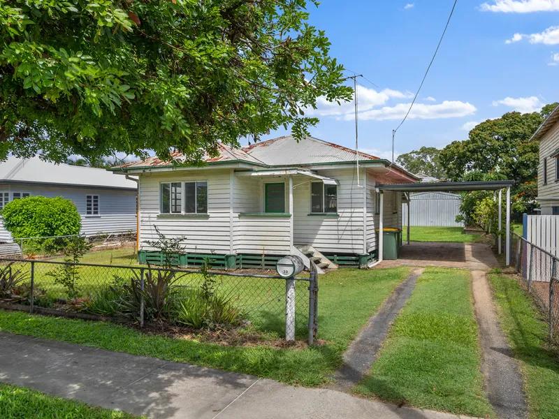 Cottage on Huge Block