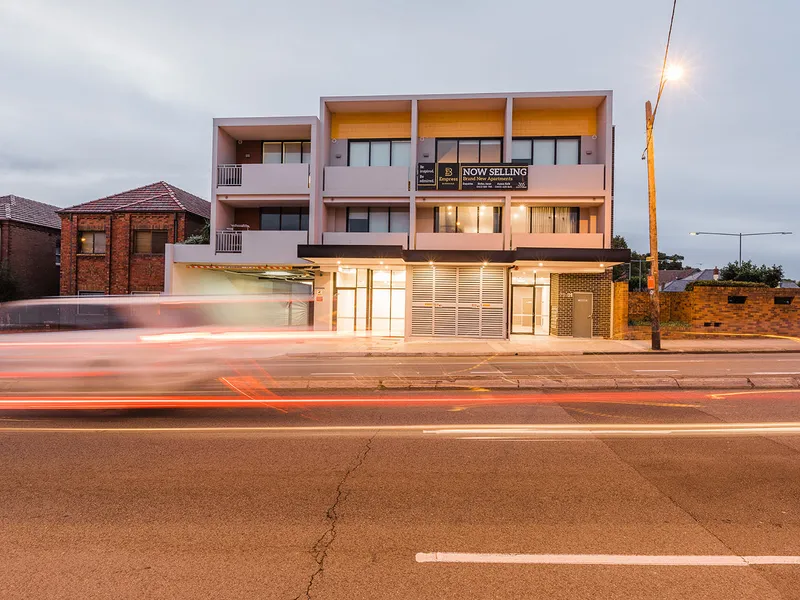 NEAR NEW IMMACULATE LARGE 1BR STUDIO APT W/ GARDEN VIEW