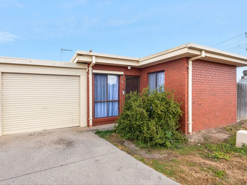 Low Maintenance Living in Convenient Pocket