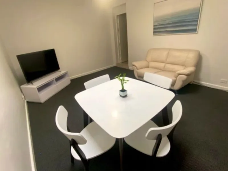 FULLY FURNISHED - 5 Bedroom Flat.