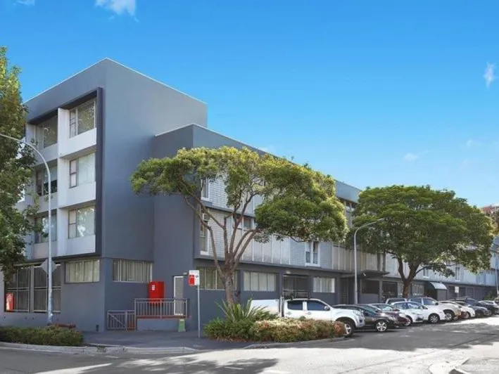 Fully Furnished Apartment Footsteps from City Centre 