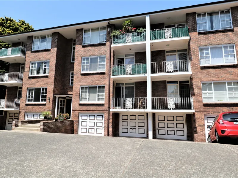 CONVENIENT, EASY CARE LIVING