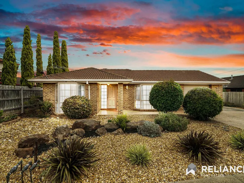 A smart family start with Immaculate floorplan, Low Maintenance & Perfect Location