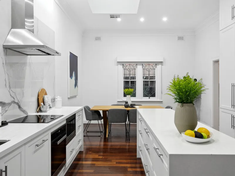 Exquisite Home. Ideal Location.