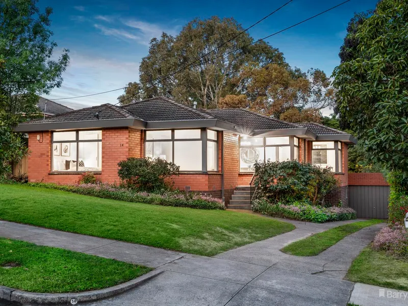 Modern family living in a prized pocket.