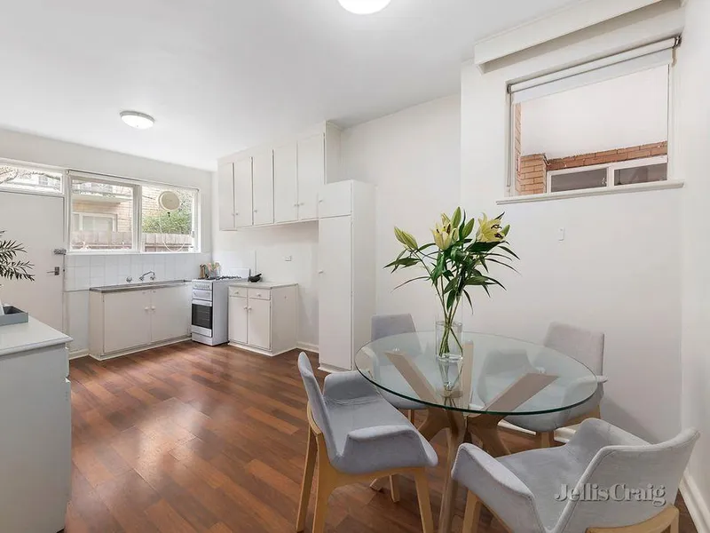 Light-filled living, lifestyle location