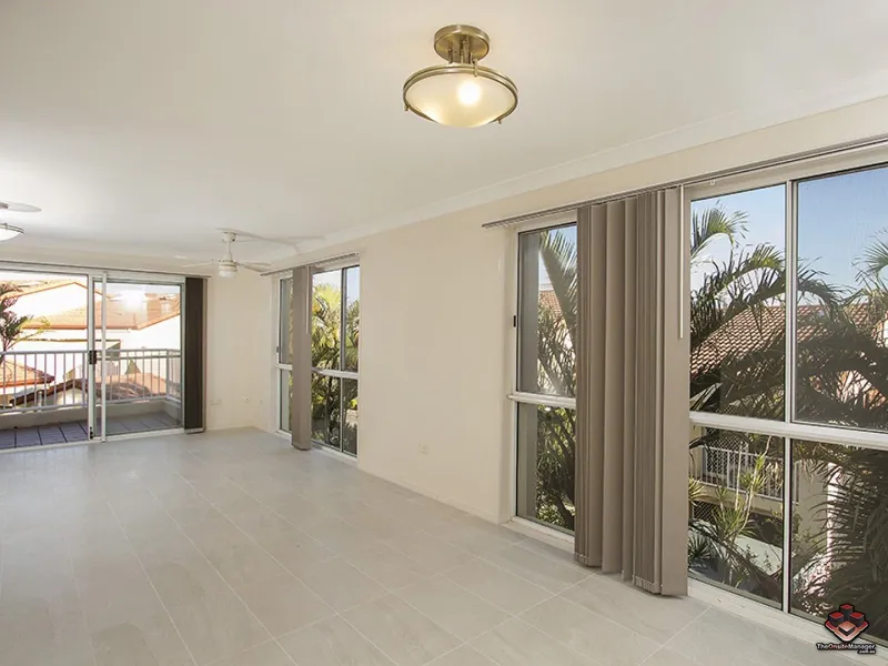 Excellent townhouse living next to the city