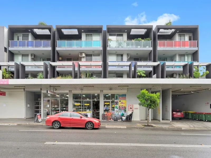 Massive 137sqm Modern Two Bedroom Apartment - Top Floor North Facing