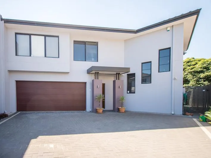 FAMILY SIZED TOWNHOUSE