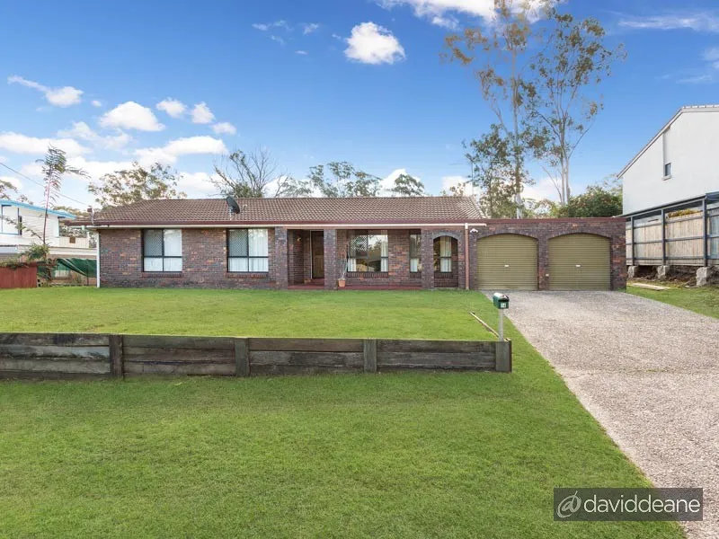 POSITION PERFECT IN PETRIE!