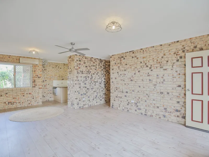 ‘PRIME POSITION’ – IMMACULATE UNIT PRICED FOR AN IMMEDIATE SALE!