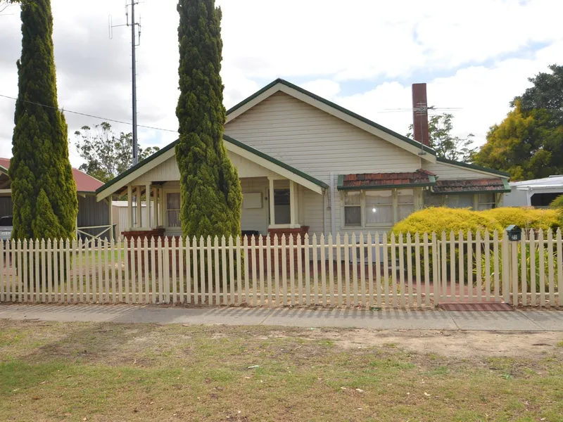 House with the picket fence