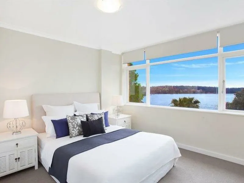 STUNNING HARBOUR VIEWS IN THE HEART OF KIRRIBILLI!!!