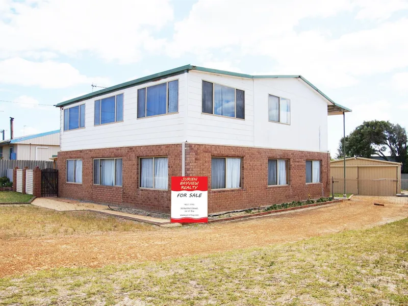 FANTASTIC HOLIDAY HOME OR RENTAL INVESTMENT
