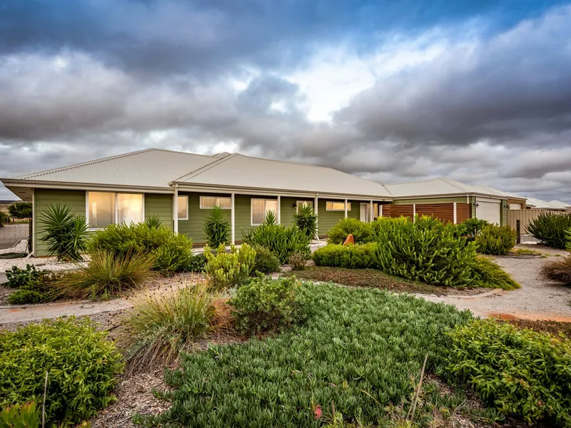 Stunning Country Style With Range Views