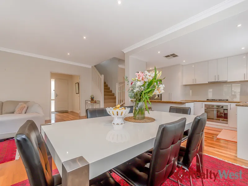 FOUND....A GEORGOUS EXECUTIVE FAMILY HOME!