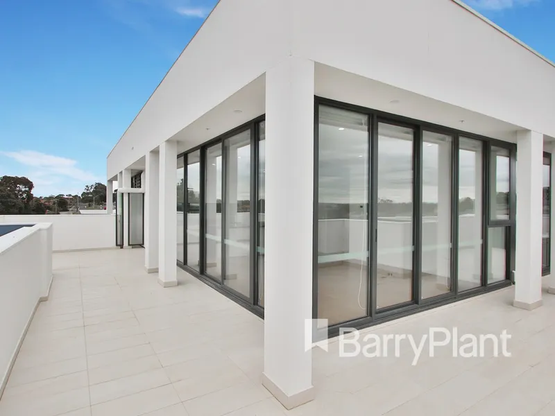 3-Bedroom Penthouse Apartment!