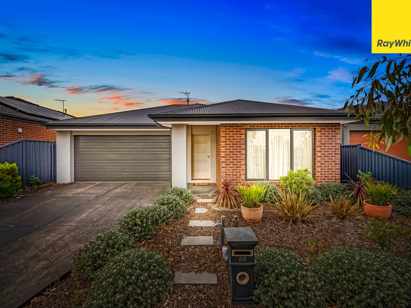 STYLISH & SPACIOUS LIVING IN A LOCATION TO ENVY