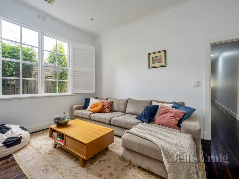Spacious Home with Courtyard in Prime Armadale Position