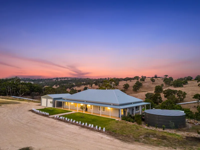 'Hedgerow Farm' - Luxurious Country Homestead, Substantial Shedding Plus Restored Stone Cottage Suitable for B&B. An enviable lifestyle.