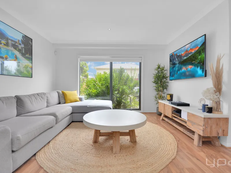 CONTEMPORARY DESIGN WITH A LARGE SPACIOUS FLOOR PLAN