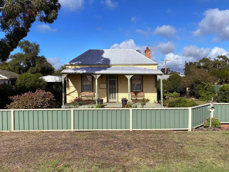 The Essence of Clunes Captured In This Charming Circa 1890s Four Bedroom Period Cottage On Spacious Allotment 