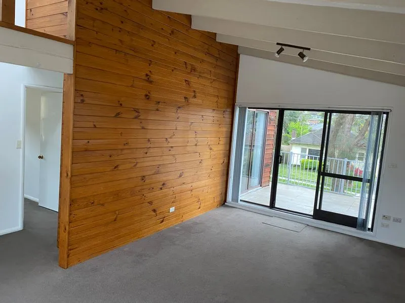 Gorgeous Top floor Duplex with brand new bathroom.