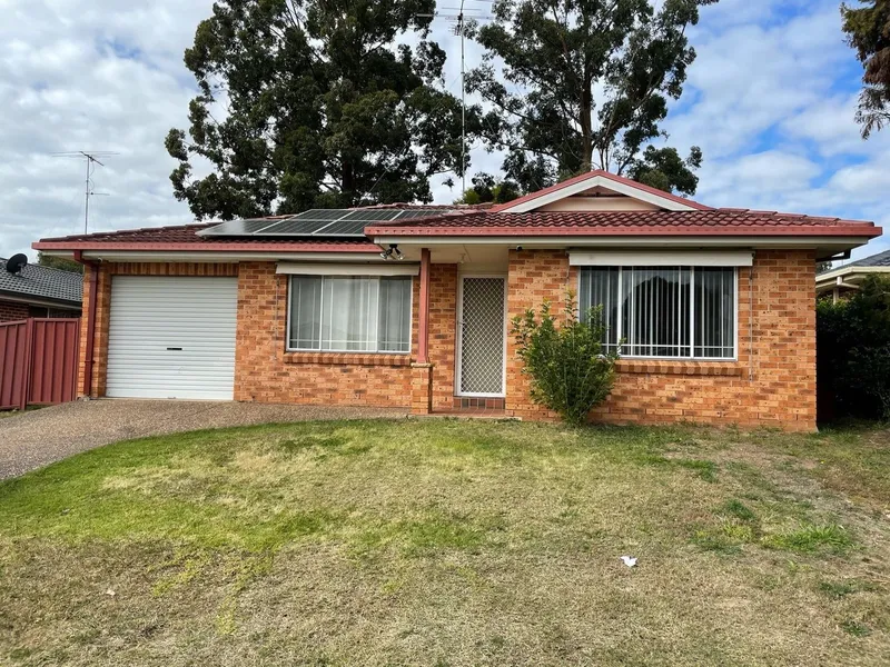 This Neat 4 Bedroom family home located in Great Location !!!!