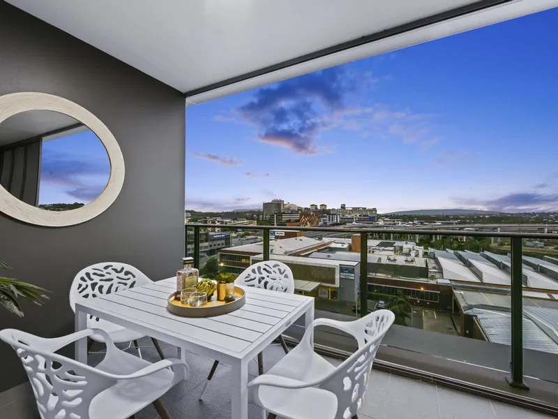 Luxury 1 Bedroom, 1 Bathroom Apartment - No Car Space