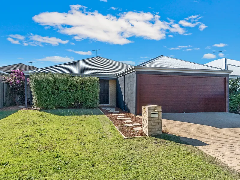 PERFECT FIRST HOME TO MAKE YOUR OWN!!