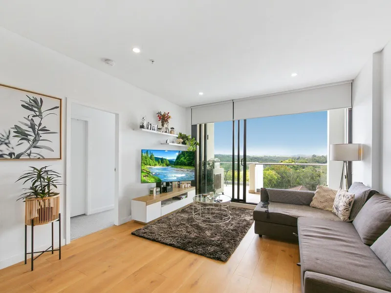 Ultra contemporary apartment with district views