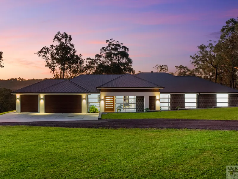 Luxury Acreage Property