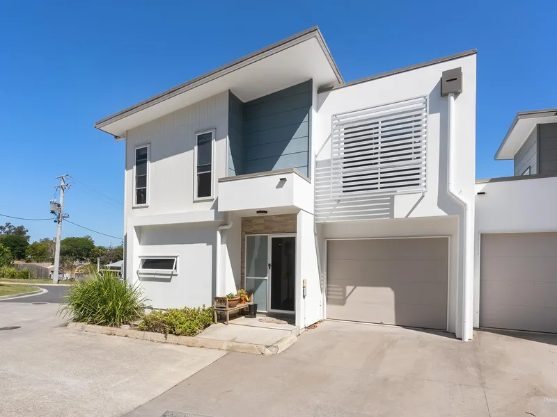 Spacious Townhouse in the Heart of Everton Park