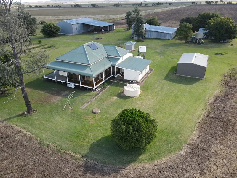 Large Queenslander-36Ha -29 Meg Irrigation- 4.2kw Solar