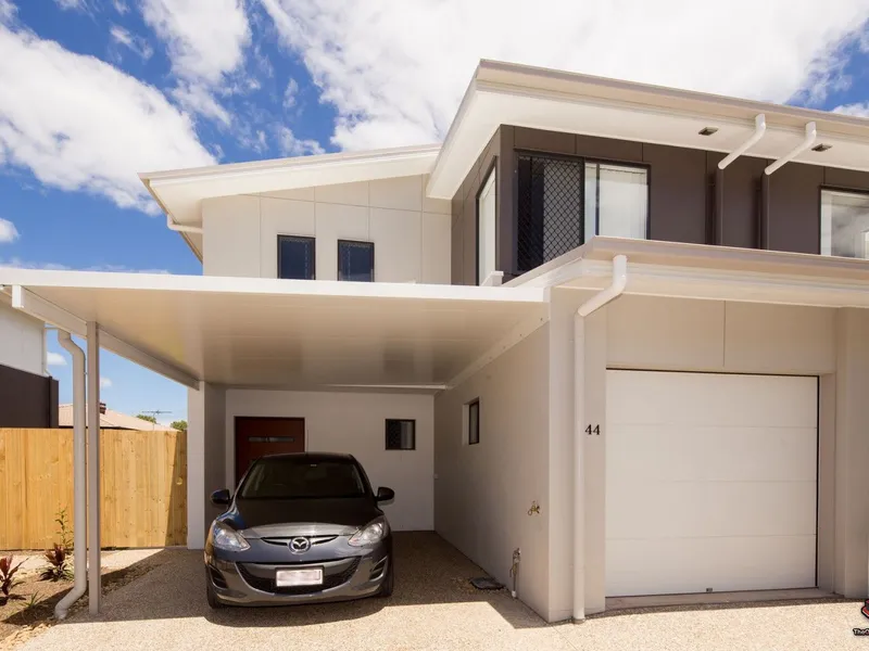 Fully air conditioned, 2 cars, excellent location