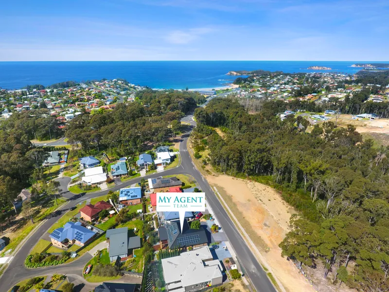 Grand Residence with Malua Bay Views