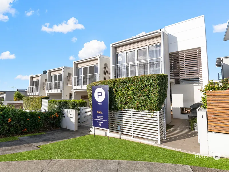 Modern Three Level Townhome with City Views!
