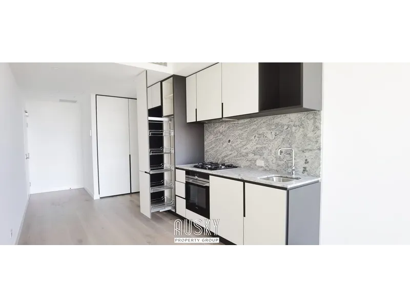 1B/1B Apartment for Lease with walking distance to Southern Cross Station
