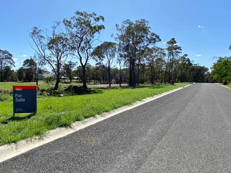 Peaceful affordable lifestyle! Three vacant blocks from 4000m2-9533m2