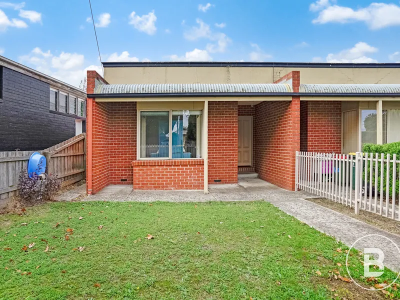 NEAT THREE BEDROOM BRICK UNIT CLOSE TO THE CBD