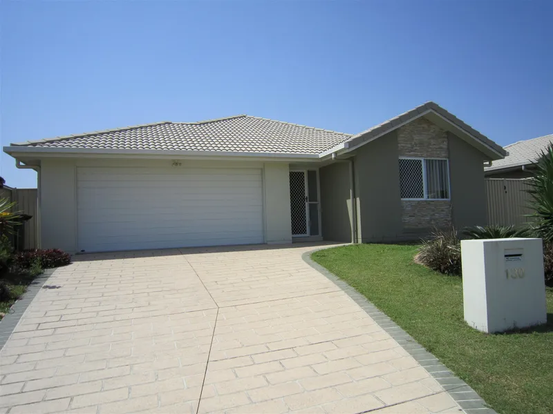 Sweet Home for A Family Live in Next to Wynnum Plaza