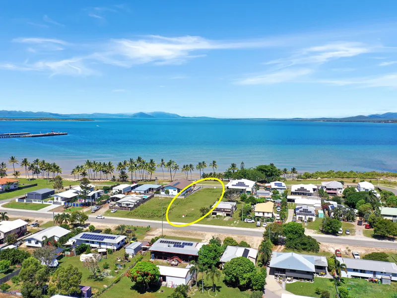BEACHFRONT - EXTRA BIG LOT