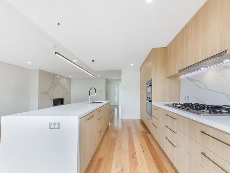 Luxury home on Strathfield Golf Course