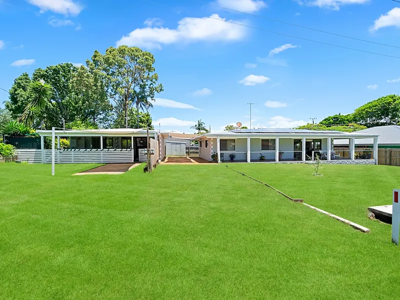 Exceptional Dual Living Opportunity in Prime Redland Bay Location