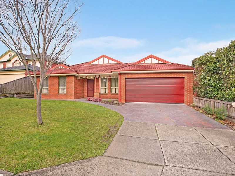 SUPERBLY PRESENTED FAMILY HOME