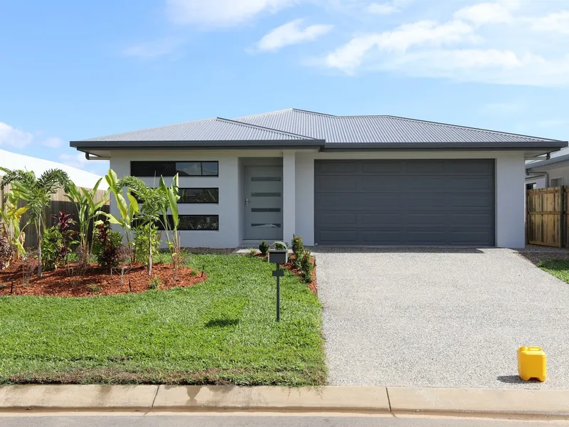 Mount Peter - Brand New - Plus Media Room - Fully AC - Mackillop College