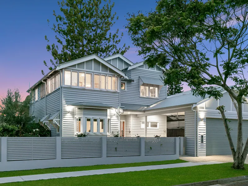 Ultimate Entertainer with City Glimpses